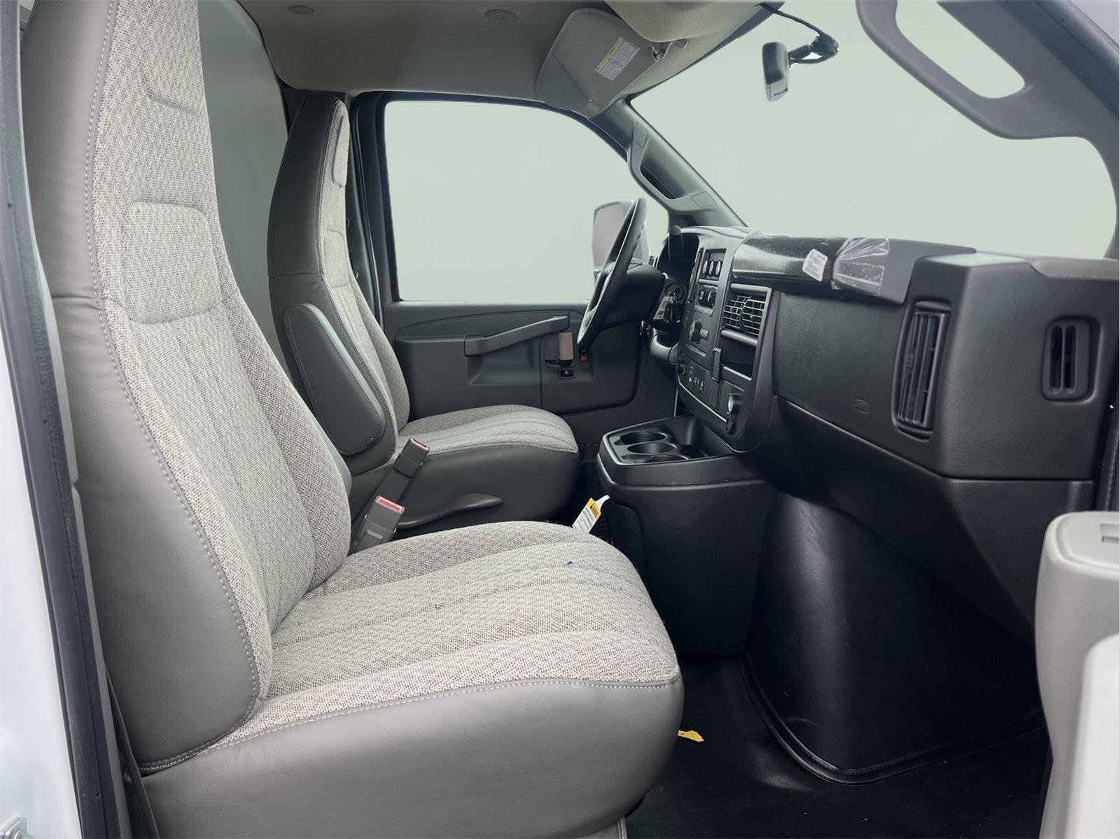 New 2026 Chevrolet Express 3500 w/ Power Convenience Package image 10