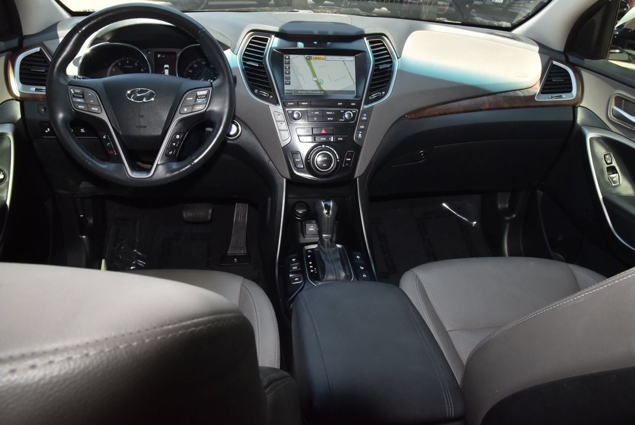 Used 2019 Hyundai Santa Fe XL FWD image 17
