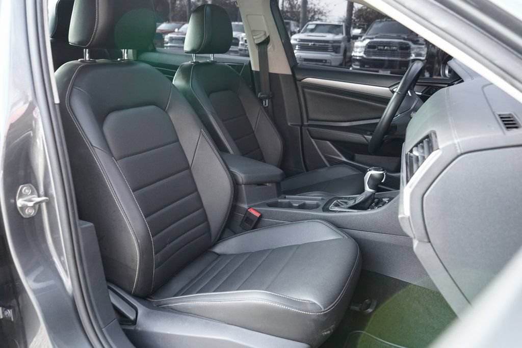 Used 2022 Volkswagen Jetta SE FWD image 39