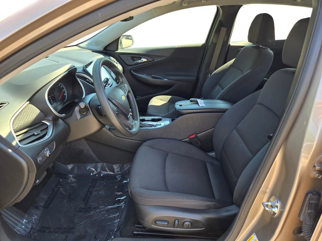 Used 2025 Chevrolet Malibu LT FWD image 18