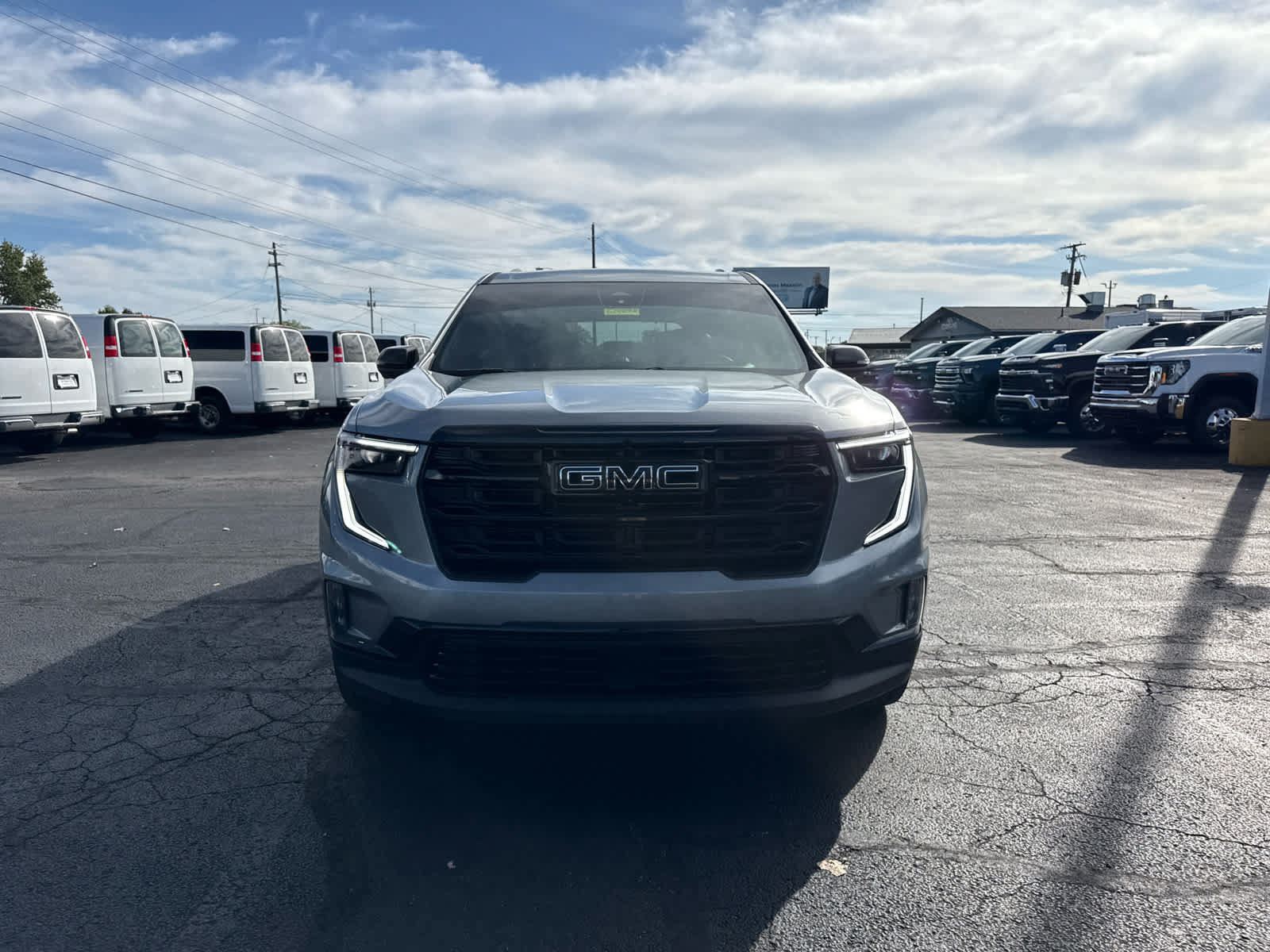 Certified 2025 GMC Acadia Elevation w/ Elevation Premium Package FWD image 8