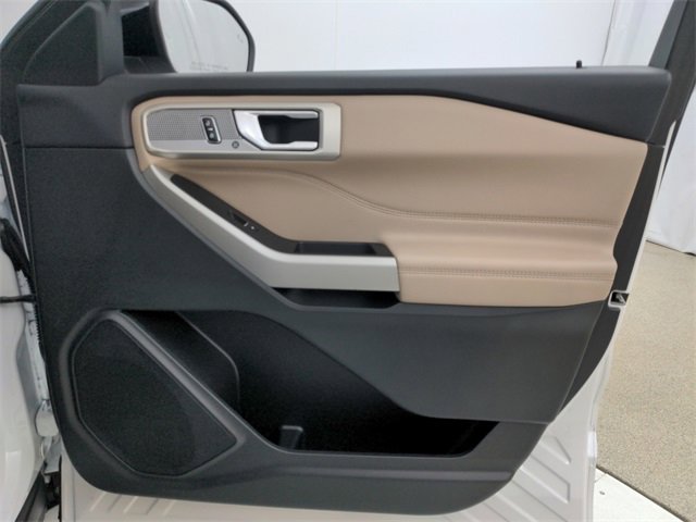 Used 2023 Ford Explorer Limited image 41