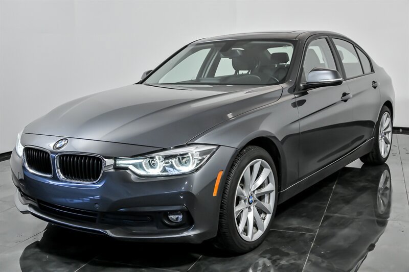 Used 2018 BMW 320i xDrive Sedan image 5