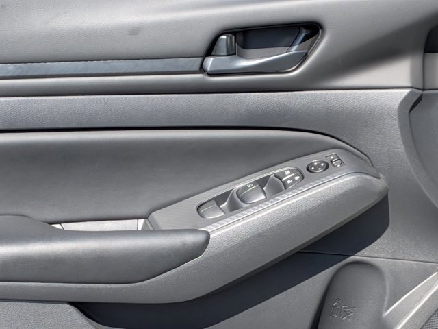 Certified 2025 Nissan Altima 2.5 S FWD image 13