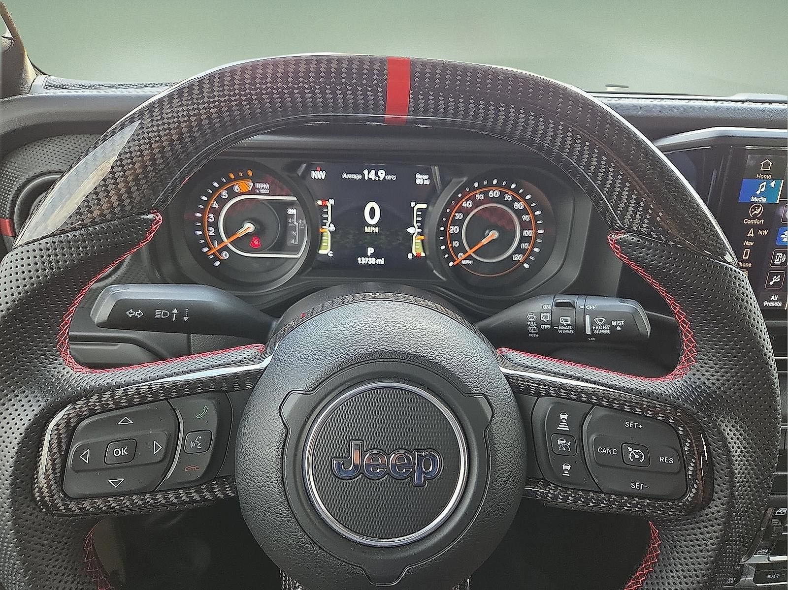 Used 2025 Jeep Wrangler Unlimited Rubicon AWD/4WD image 4