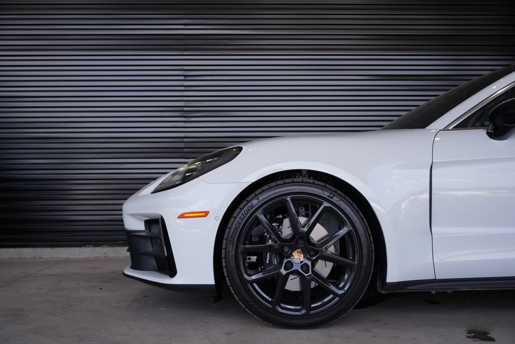 New 2026 Porsche Panamera RWD image 4