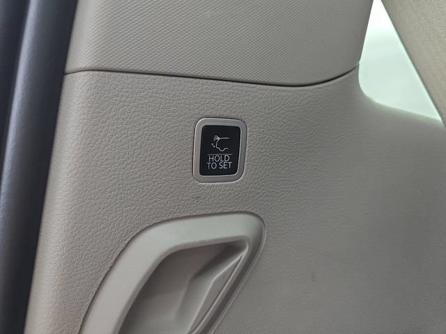 Used 2024 Jeep Wagoneer Series II w/ Flexible Seating Group RWD image 34