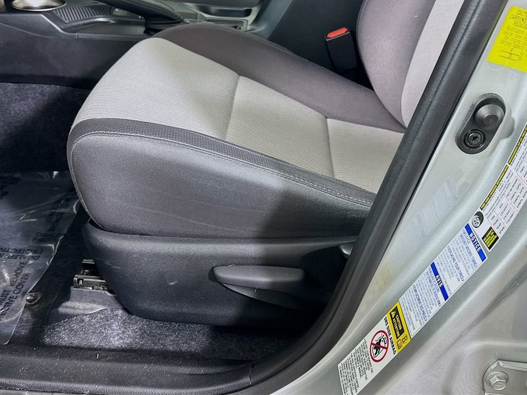 Used 2014 Toyota RAV4 XLE AWD/4WD image 23