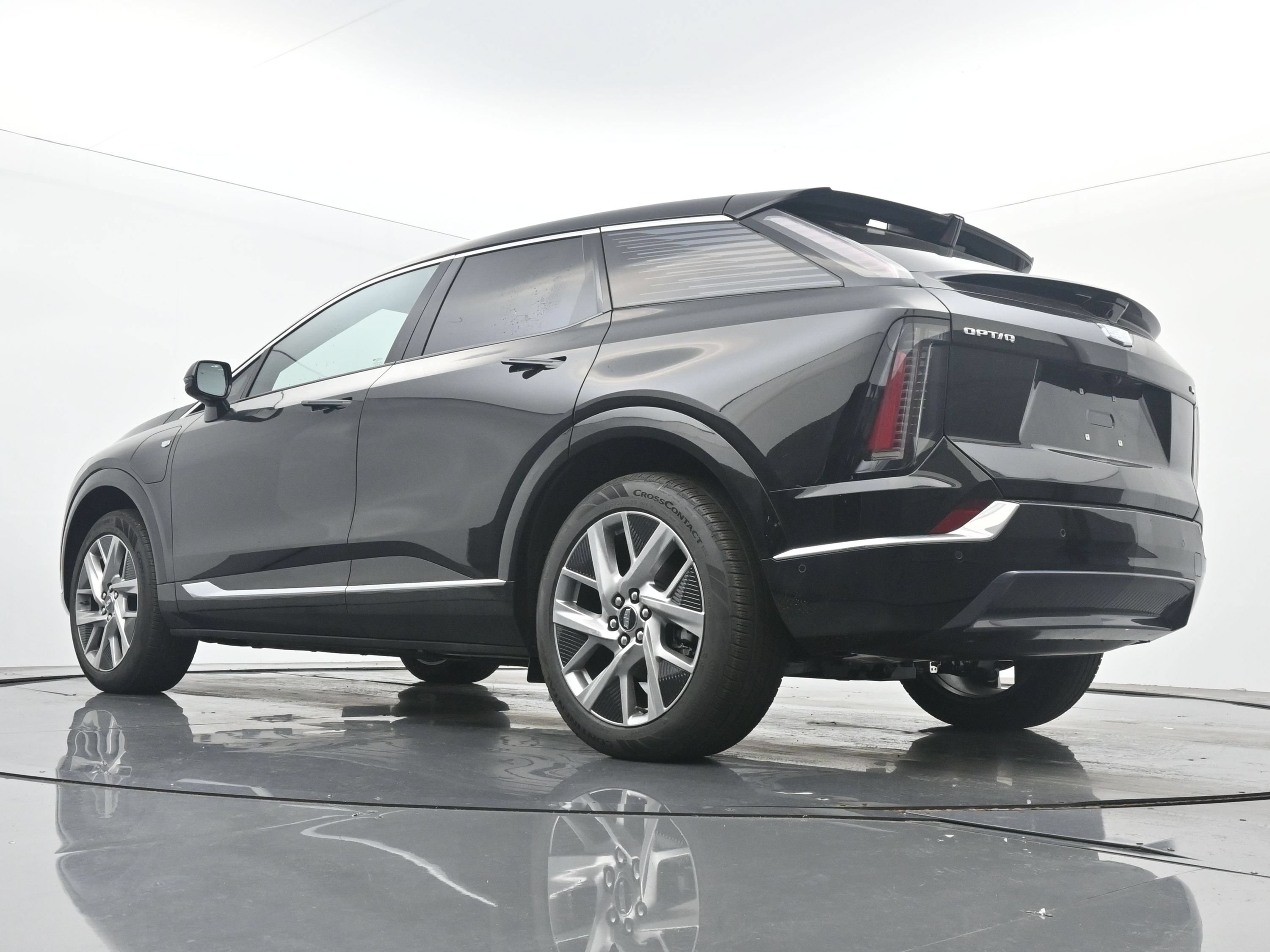 New 2027 Cadillac Optiq Luxury w/ LPO, Floor Liner Package AWD/4WD image 17