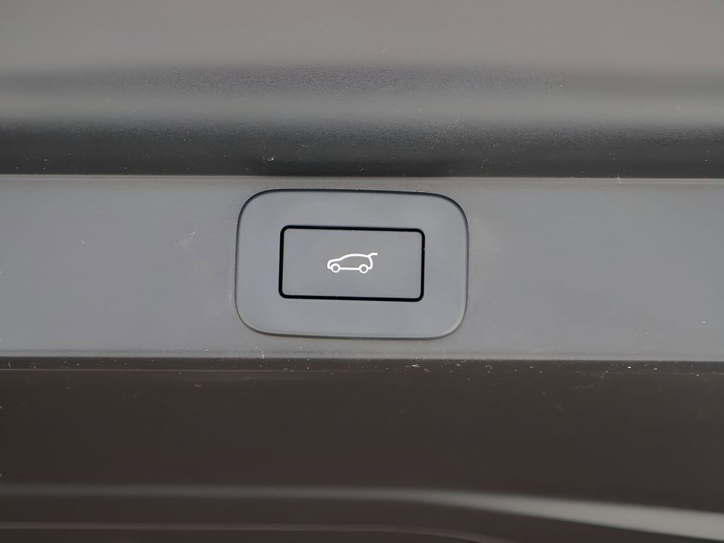 Certified 2024 Land Rover Range Rover SE AWD/4WD image 16