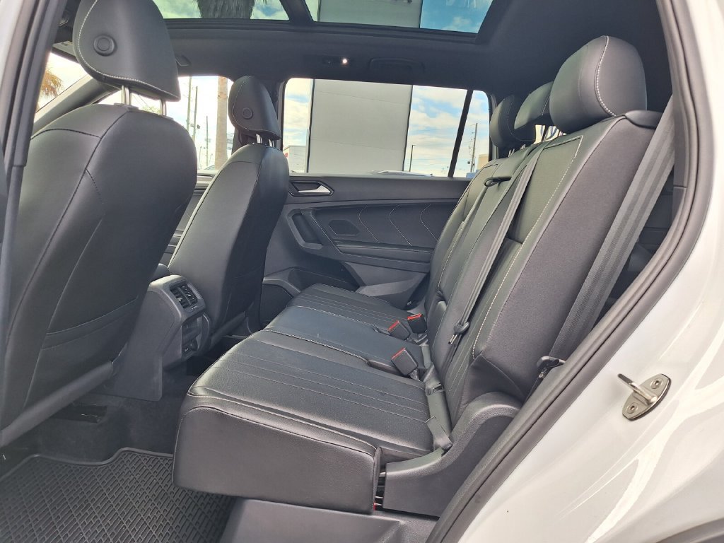 Used 2023 Volkswagen Tiguan SE R-Line FWD image 11