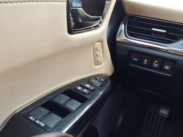 Used 2014 Toyota Avalon Limited FWD image 21