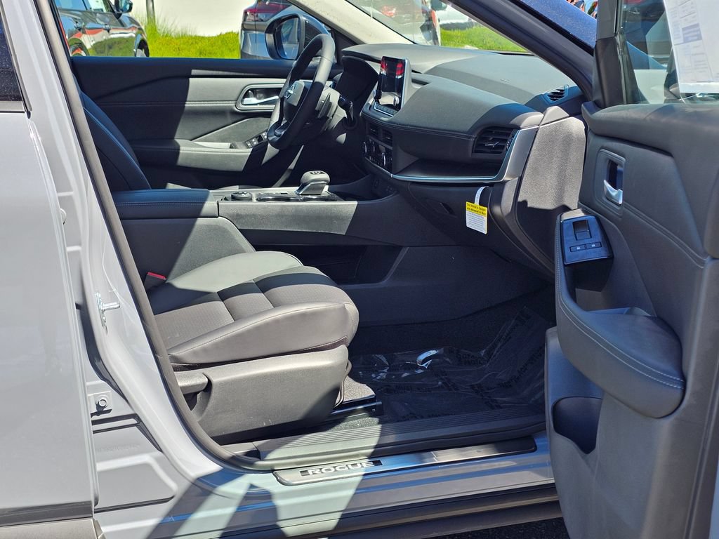 New 2026 Nissan Rogue SV AWD/4WD image 13