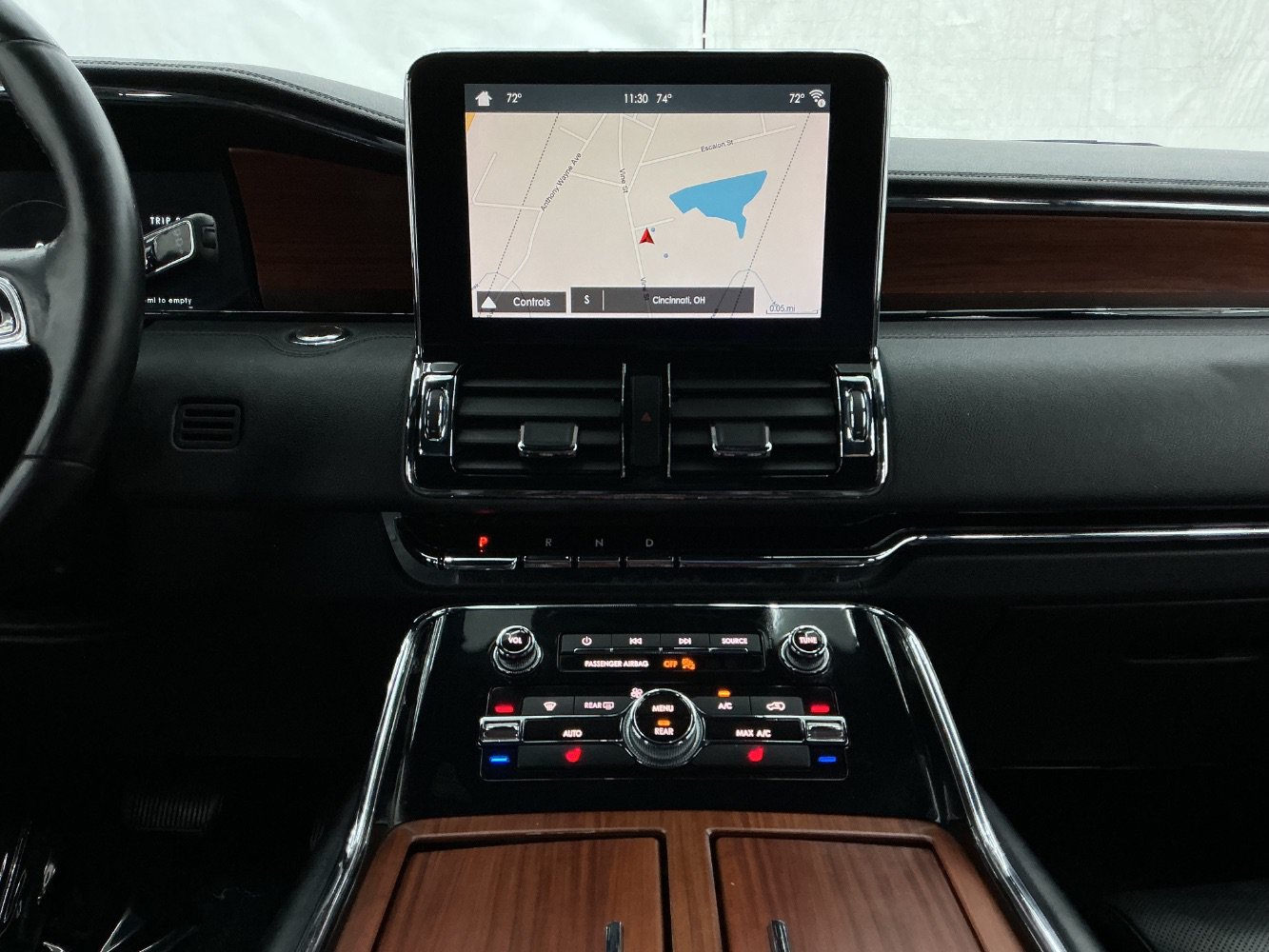 Used 2018 Lincoln Navigator Premiere RWD image 32