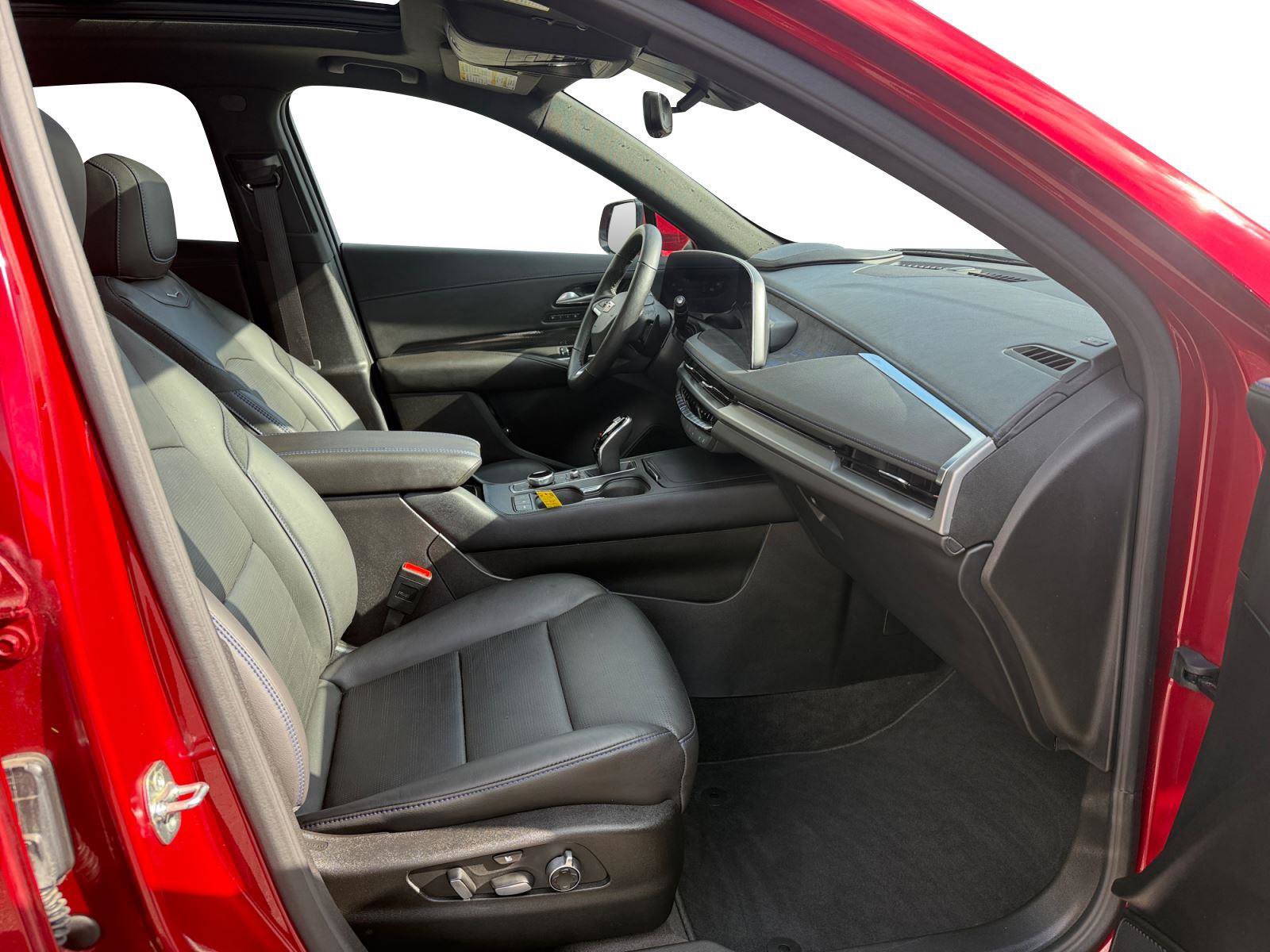 Used 2025 Cadillac XT4 Sport AWD/4WD image 27
