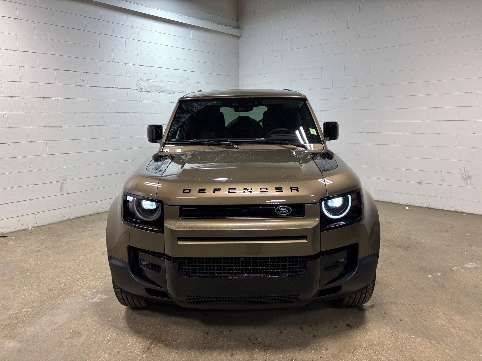 Used 2026 Land Rover Defender 110 S AWD/4WD image 3