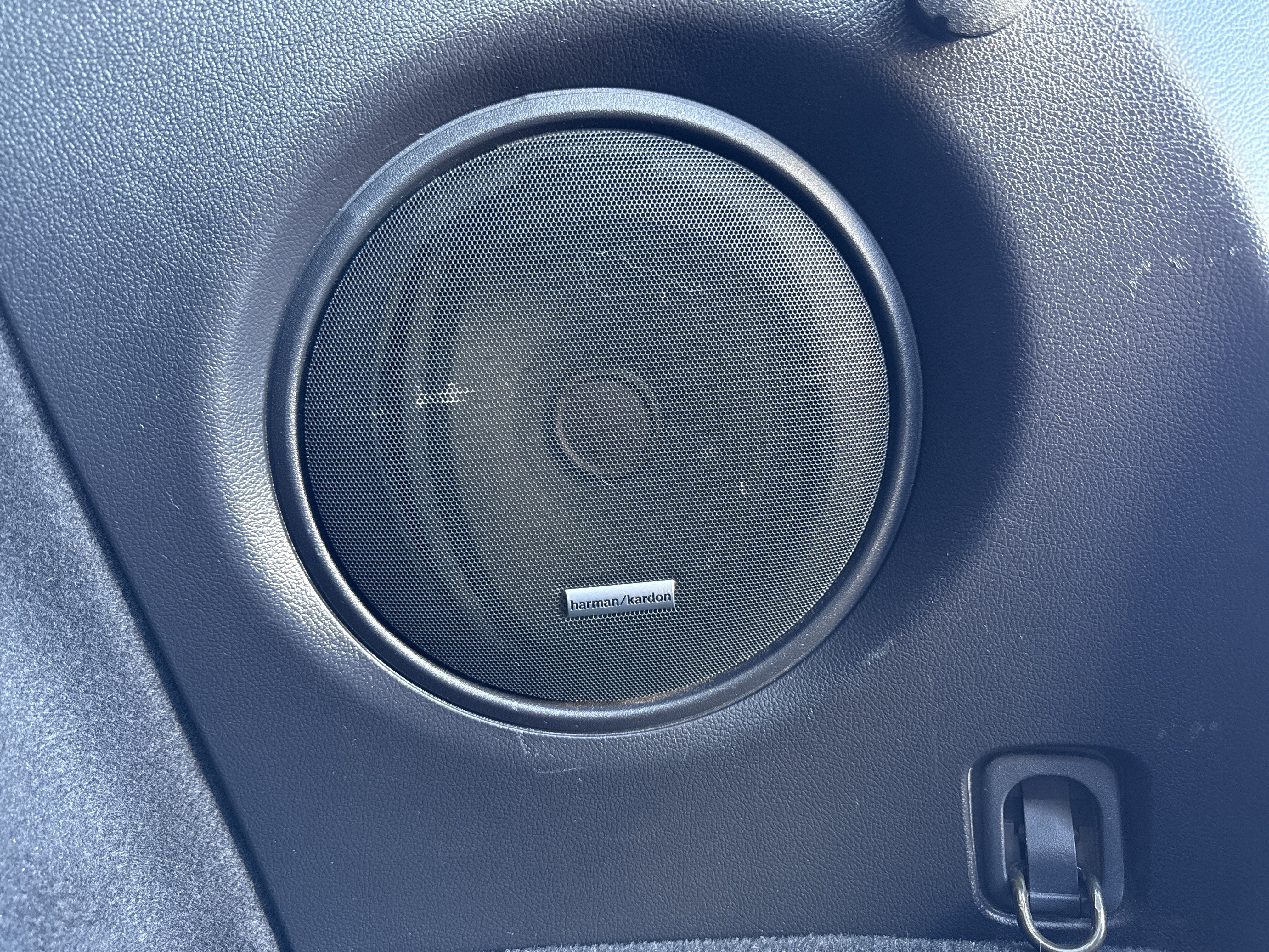 Used 2018 Subaru Outback 3.6R Limited image 11