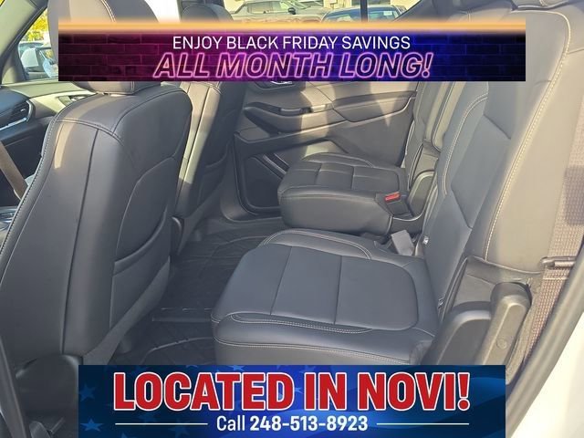 Used 2023 Chevrolet Traverse LT w/ LT Premium Package image 12