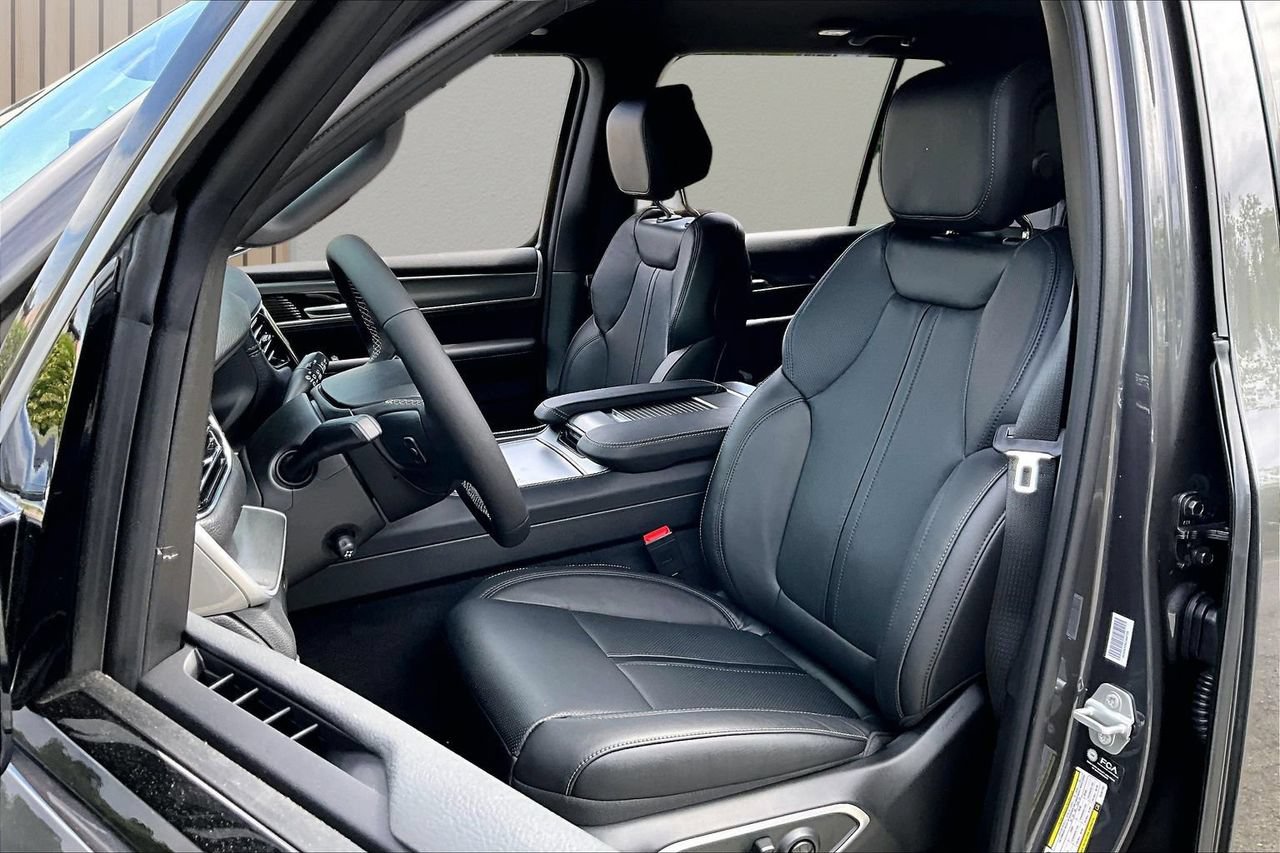 New 2026 Jeep Grand Wagoneer 4WD image 20