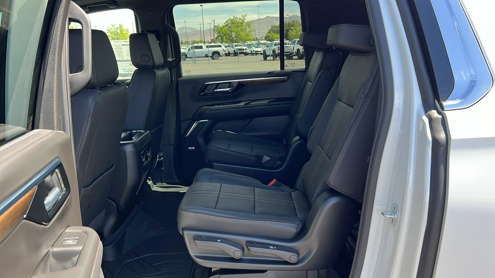 New 2025 Chevrolet Suburban High Country image 16