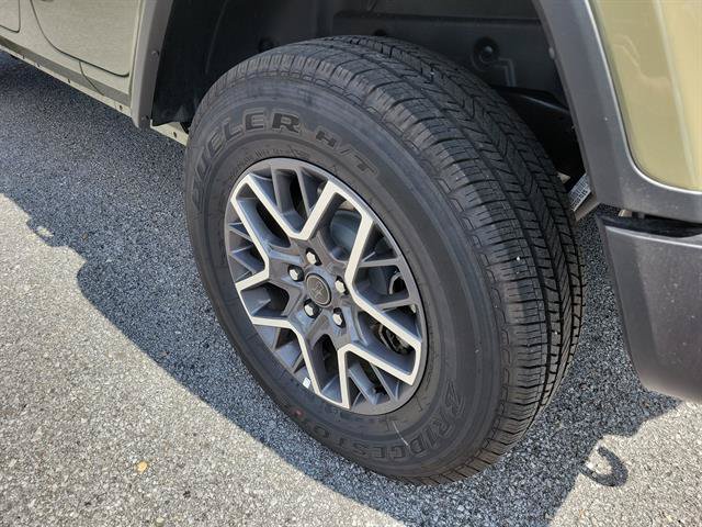 Used 2026 Jeep Wrangler Unlimited Sahara AWD/4WD image 26