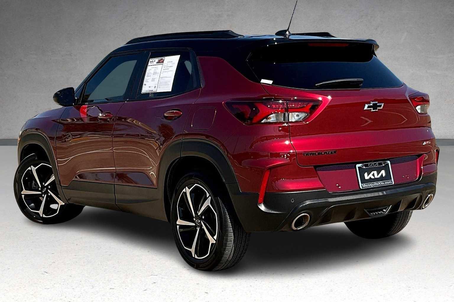 Used 2023 Chevrolet TrailBlazer RS w/ Sun and Liftgate Package image 4