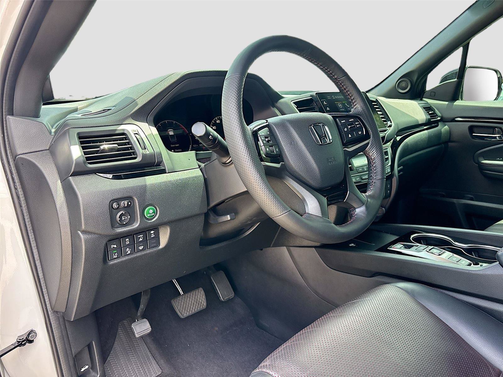 Certified 2024 Honda Ridgeline Black Edition image 10