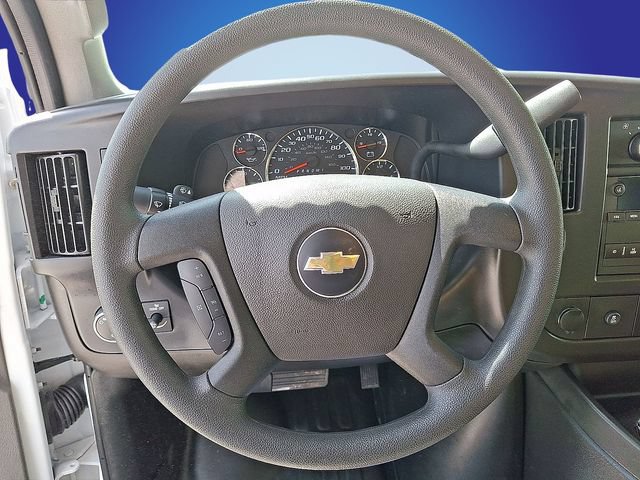 New 2024 Chevrolet Express 4500 w/ Driver Convenience Package RWD image 4