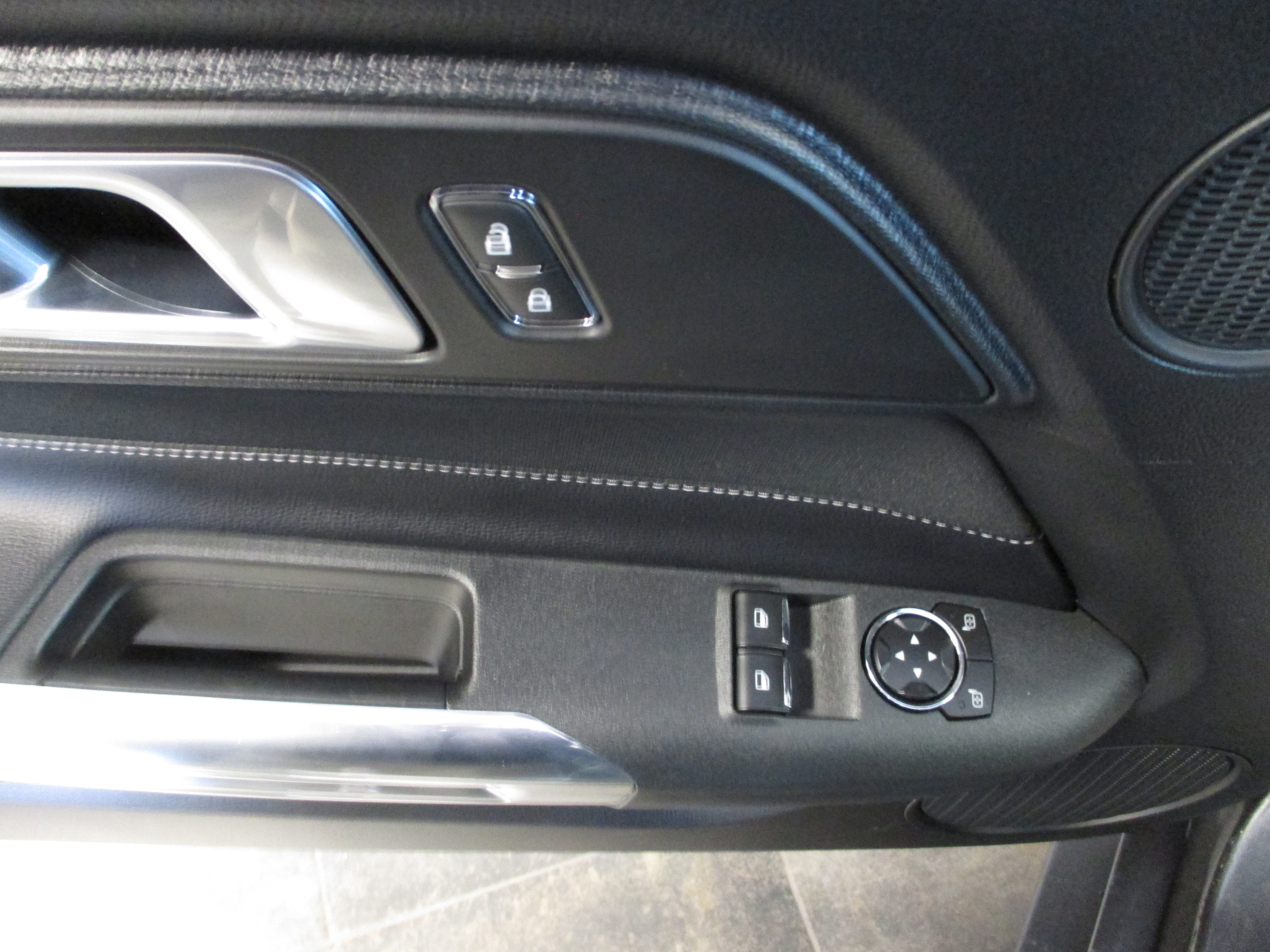 Used 2020 Ford Mustang Coupe w/ Equipment Group 101A image 8