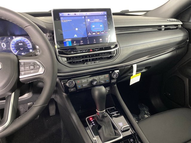 New 2026 Jeep Compass Limited w/ Sun, Sound & Navigation Group AWD/4WD image 27