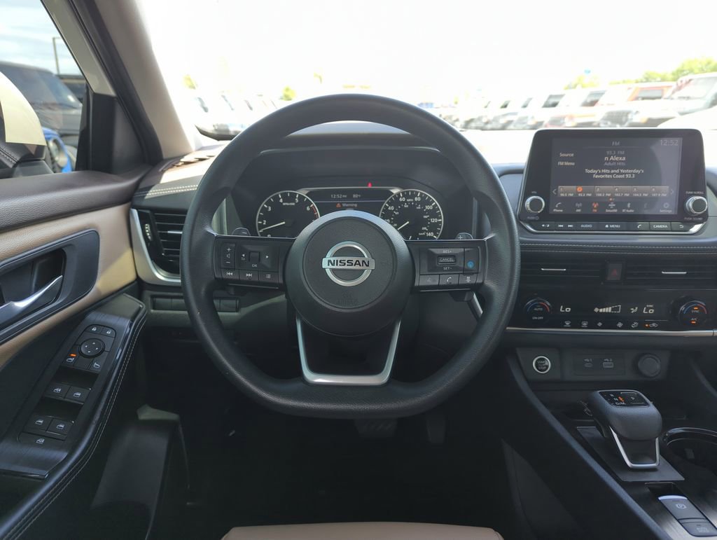 Used 2021 Nissan Rogue SV image 17