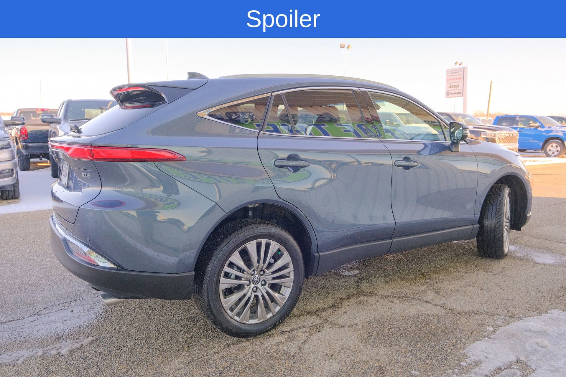 Used 2023 Toyota Venza XLE image 9