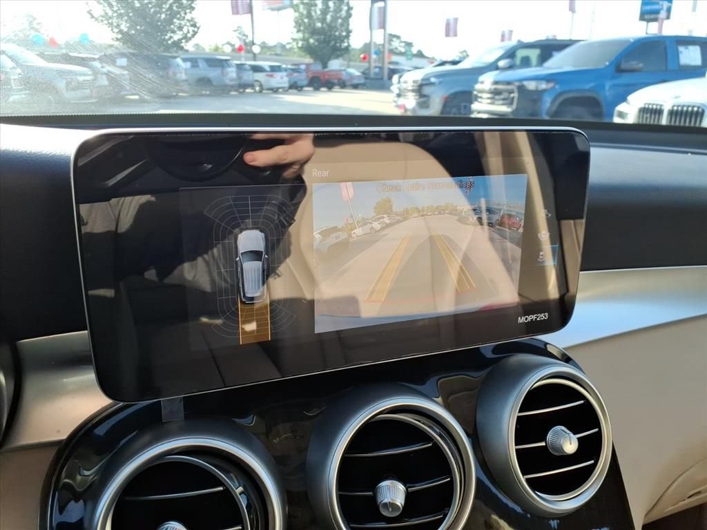 Used 2021 Mercedes-Benz GLC 300 image 25