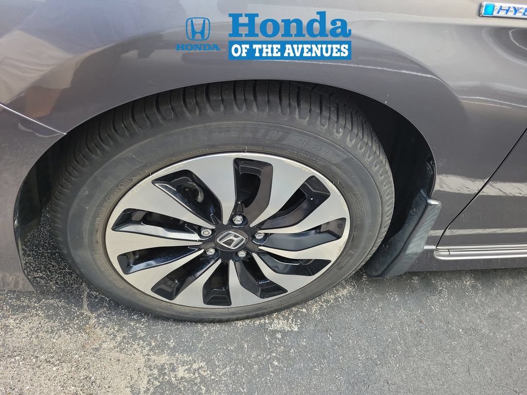 Used 2017 Honda Accord Touring image 4