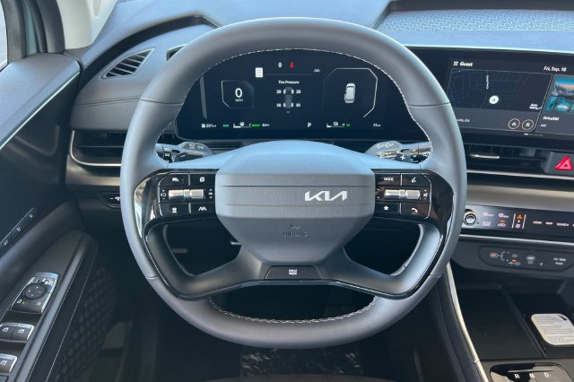 New 2027 Kia Carnival SX FWD image 17