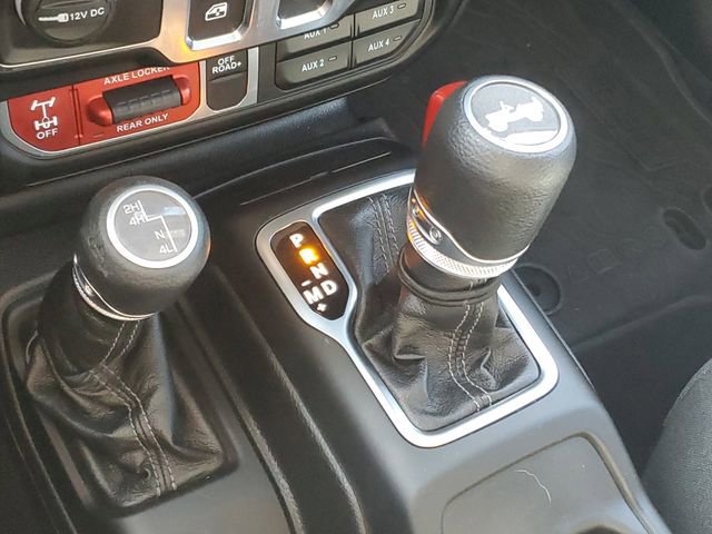 Used 2025 Jeep Wrangler Sport image 27