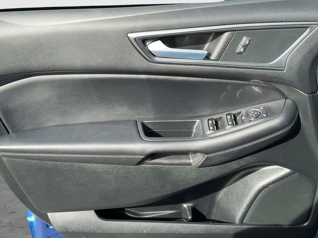 Used 2024 Ford Edge SE w/ Black Appearance Package image 16