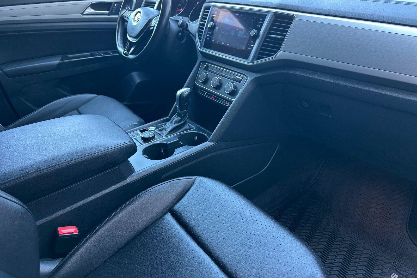 Used 2018 Volkswagen Atlas SE AWD/4WD image 16