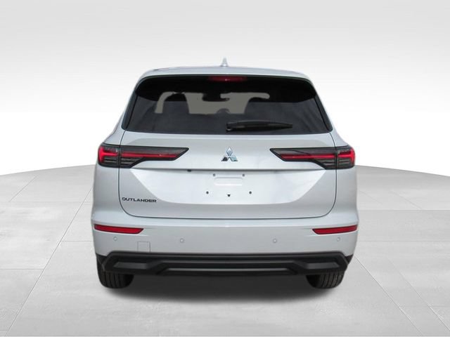 New 2026 Mitsubishi Outlander ES FWD image 4