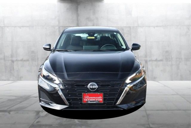 Certified 2024 Nissan Altima 2.5 SV w/ SV Premium Package AWD/4WD image 4