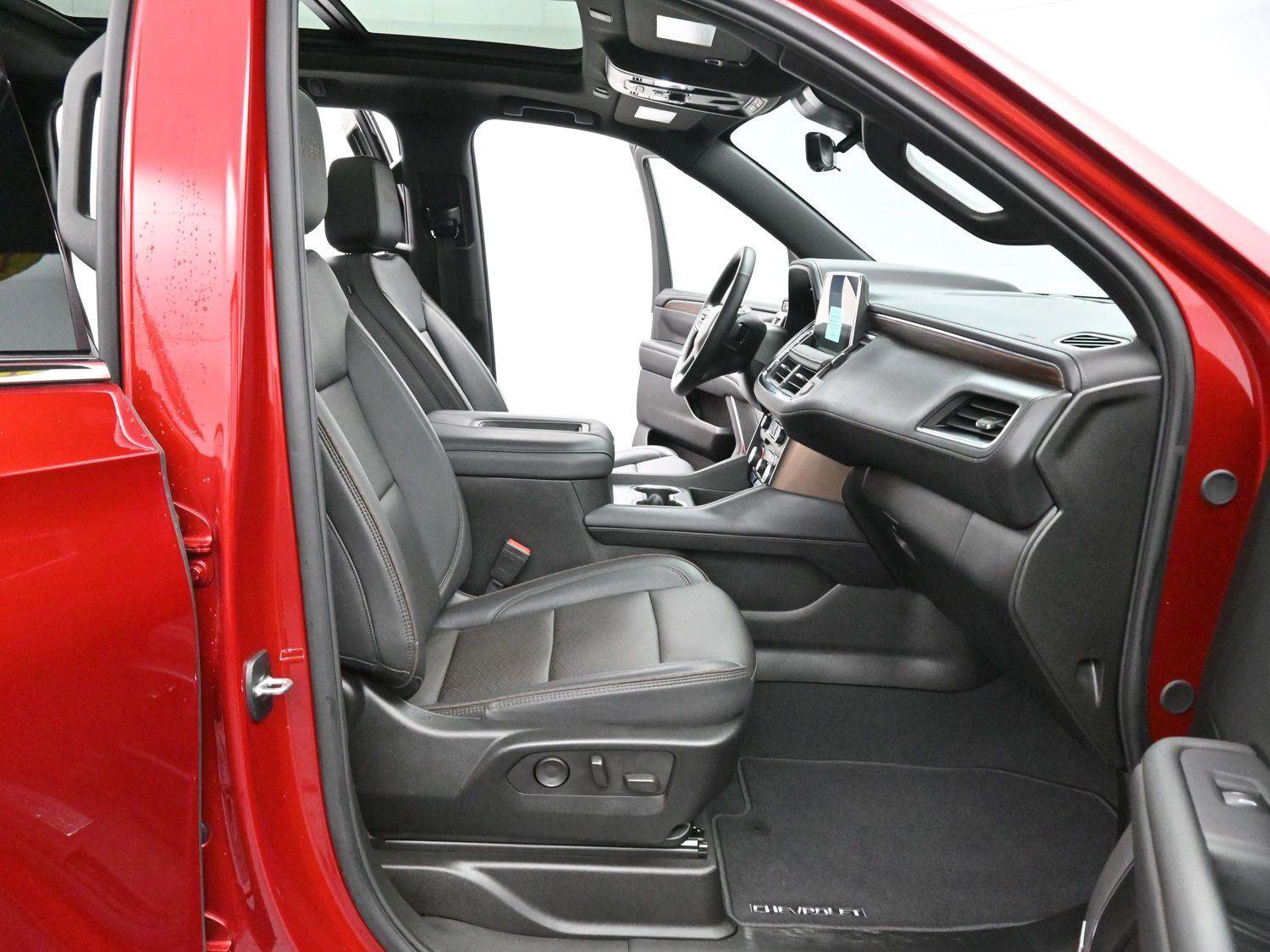 Used 2024 Chevrolet Suburban High Country image 35