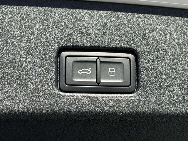 Used 2024 Audi Q4 e-tron Premium w/ Convenience Package image 12