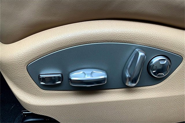 New 2025 Porsche Macan Turbo image 31