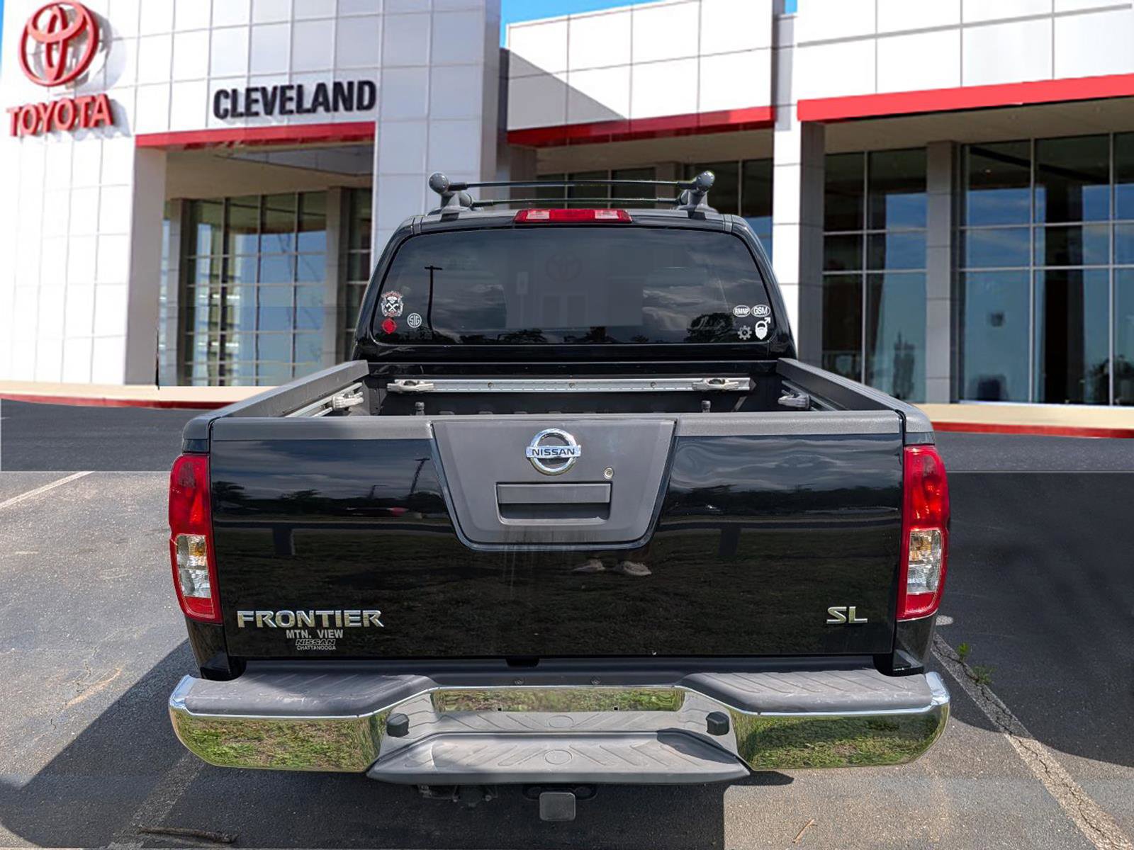 Used 2011 Nissan Frontier SL RWD image 6