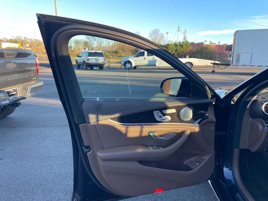 Used 2017 Mercedes-Benz E 300 image 11