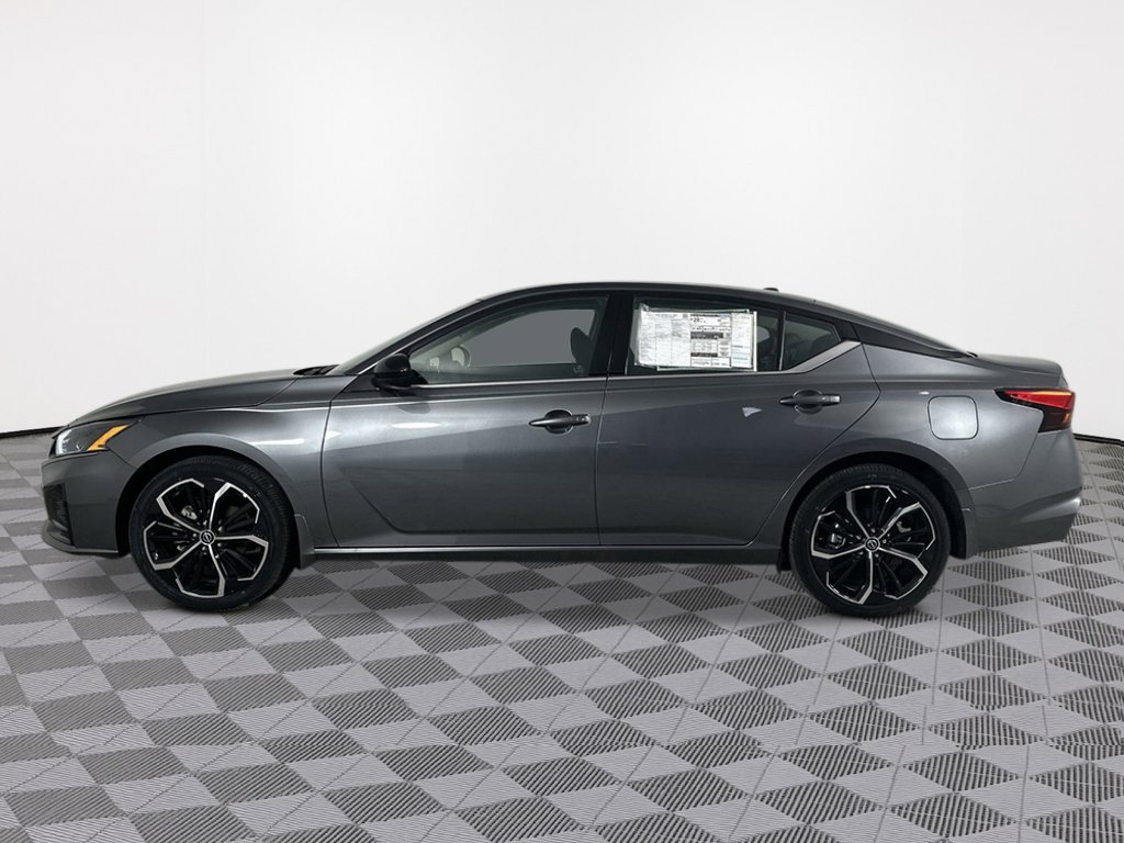 New 2025 Nissan Altima 2.5 SR image 7