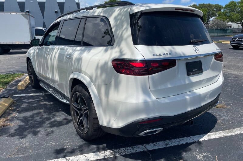 Used 2024 Mercedes-Benz GLS 450 4MATIC image 19