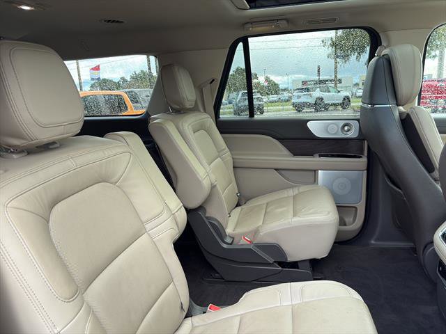 Used 2024 Lincoln Navigator L Reserve image 11