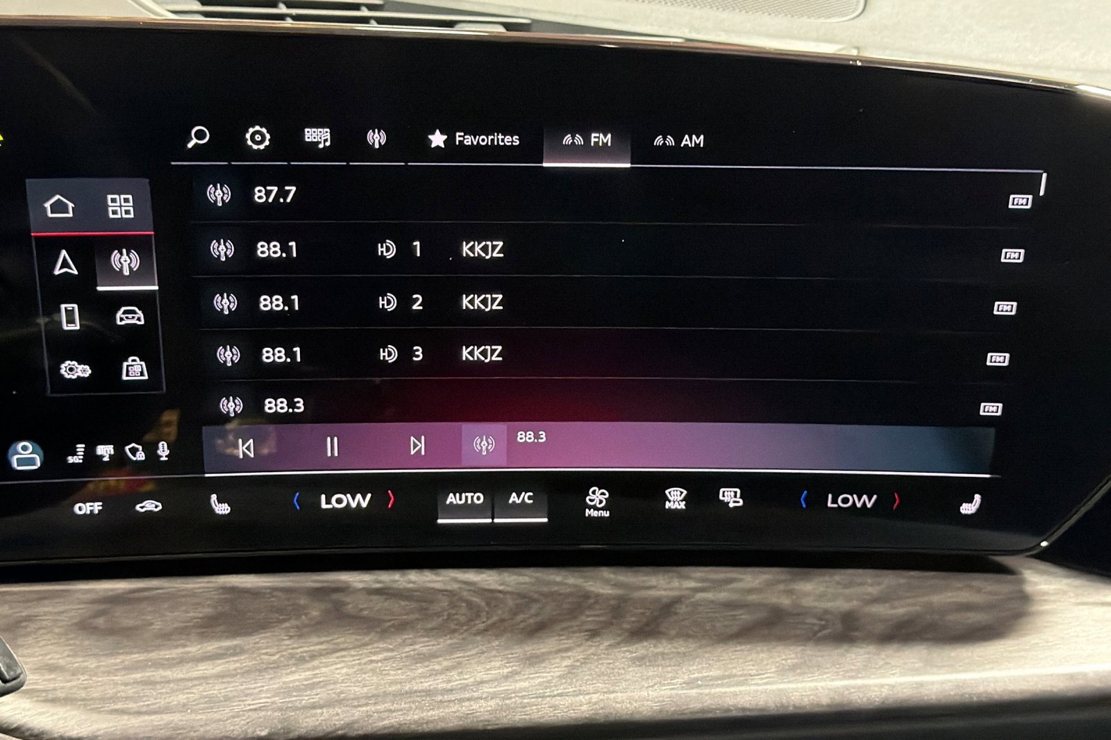 Used 2025 Audi Q5 Premium w/ Convenience Package image 17