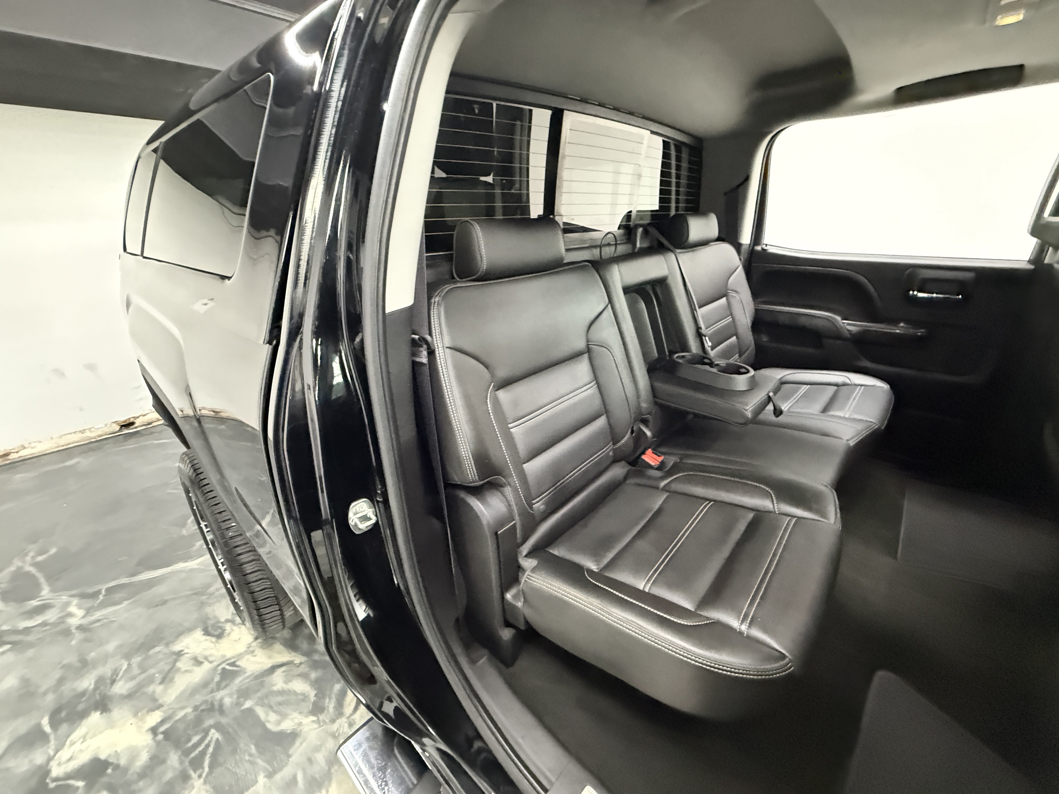 Used 2016 GMC Sierra 2500 Denali w/ Duramax Plus Package AWD/4WD image 23